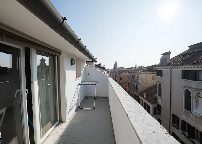 Appartement à 2 Chambres à Coucher